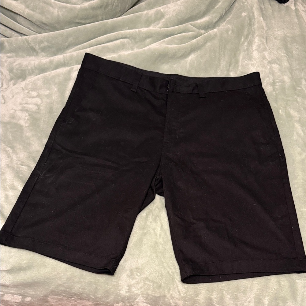 Men's Black Volcom Shorts, NWOT, Size 38